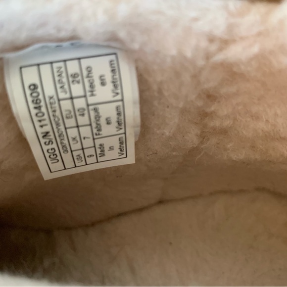 Ugg Classic Femme Mini Wedge Boot Size 9 - Picture 8 of 10